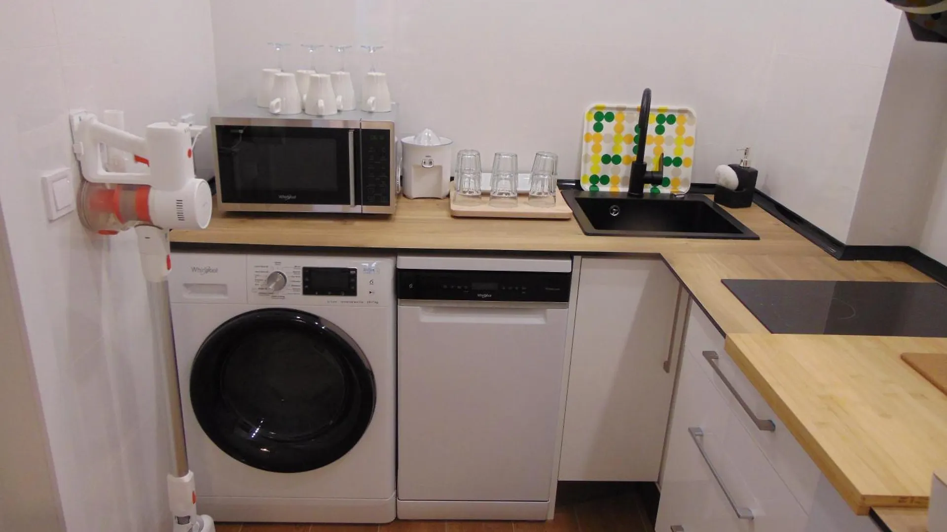 Apartment Airport Madrid Plenilunio Suites Beige