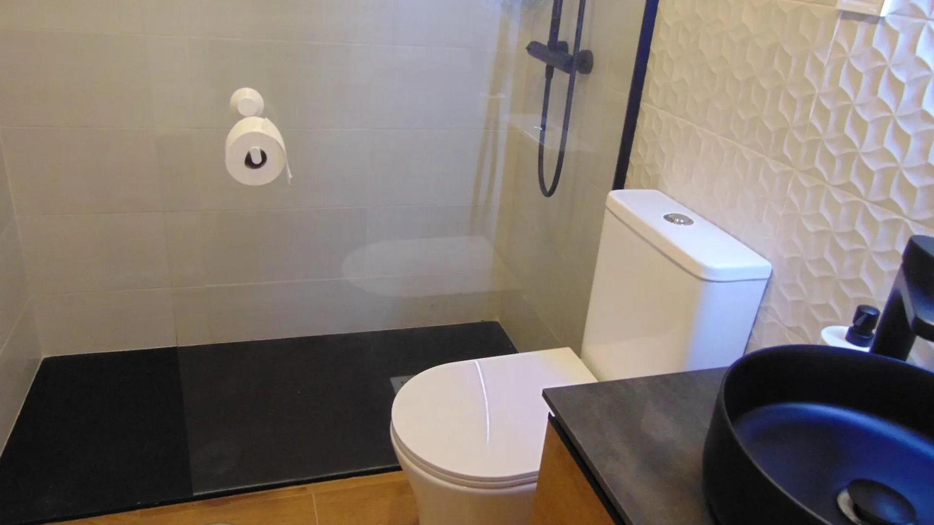 Airport Madrid Plenilunio Suites Beige Apartment