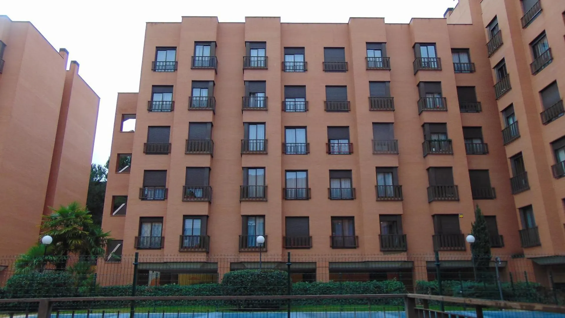 Apartment Airport Madrid Plenilunio Suites Beige Spain