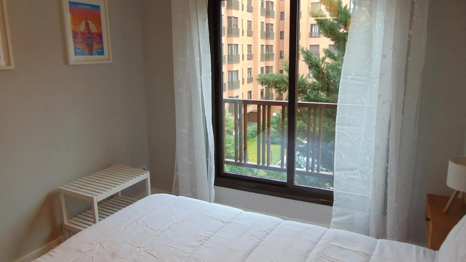 Airport Madrid Plenilunio Suites Beige