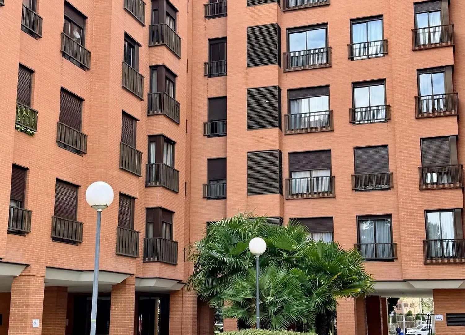 Airport Madrid Plenilunio Suites Beige